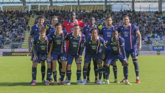 Squadra Monza durante la partita di Serie b tra Frosinone vs Monza allo stadio Benito Stirpe di Frosinone, Italia - sabato 18 ottobre 2025 - Sport - Calcio. (Foto di Fabio Cinelli/Lapresse)